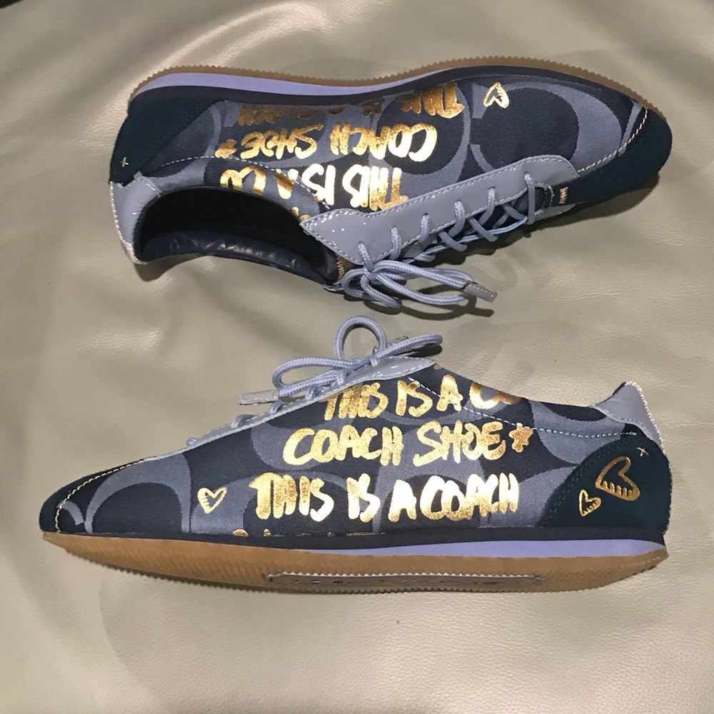 Coach classic signature lace up sneakers! ❤️ - Picture 10 of 10